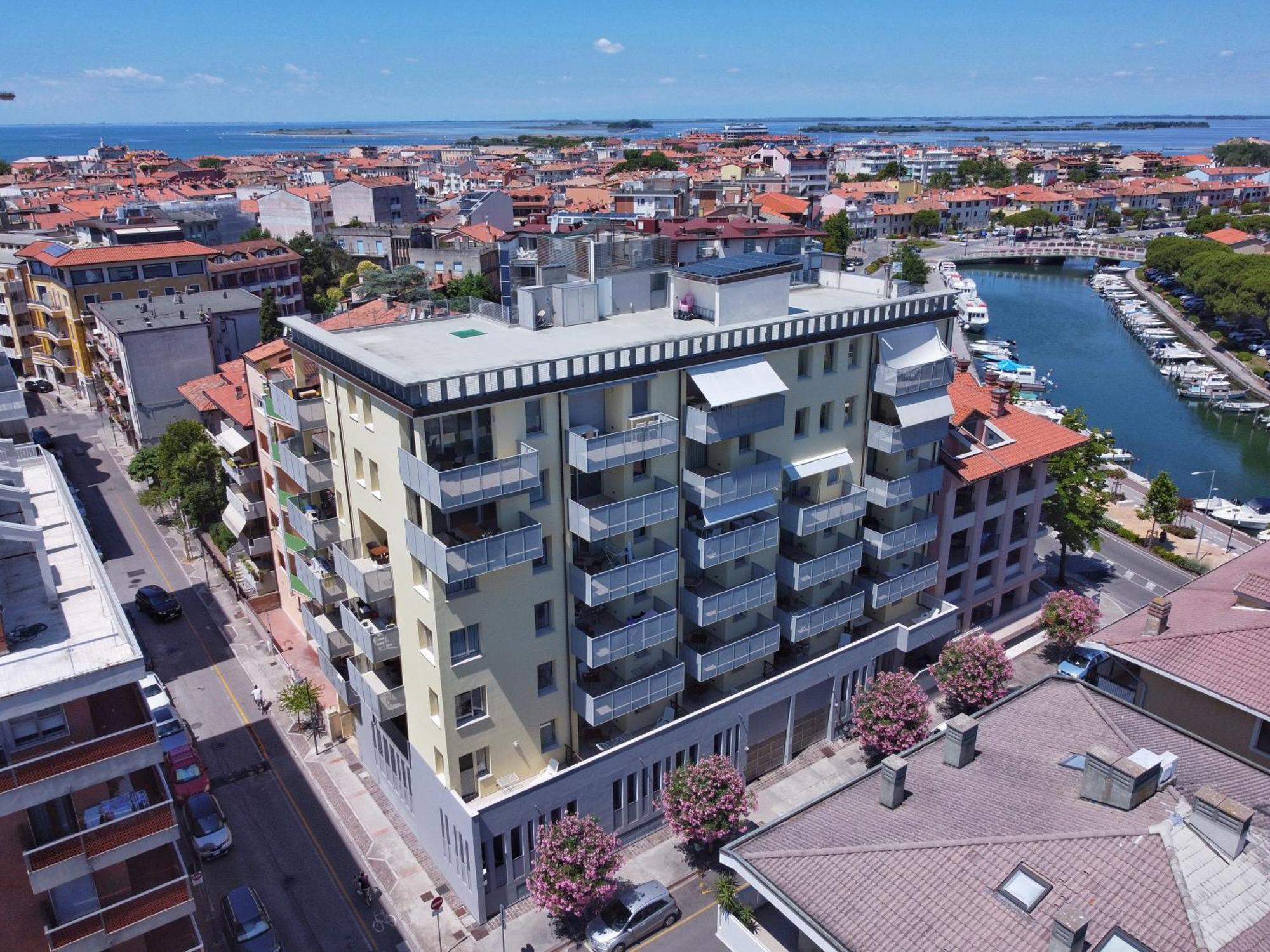 Residence Hotel Hungaria Градо Экстерьер фото