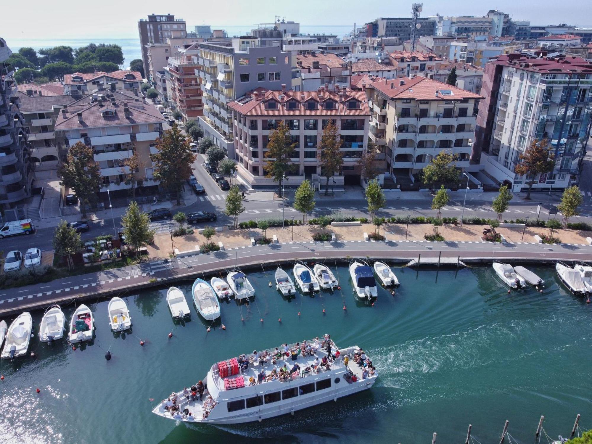 Residence Hotel Hungaria Градо Экстерьер фото