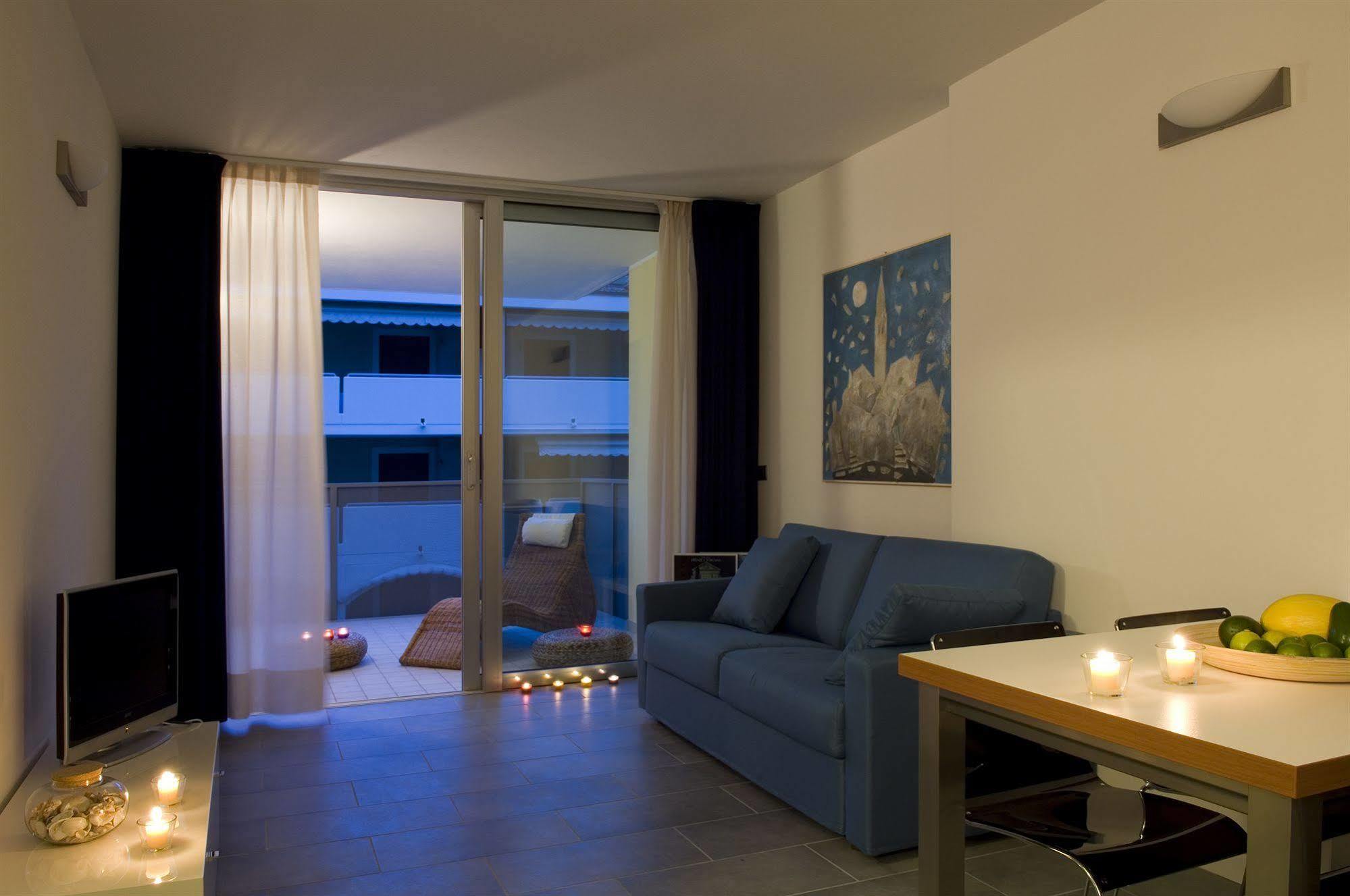 Residence Hotel Hungaria Градо Экстерьер фото